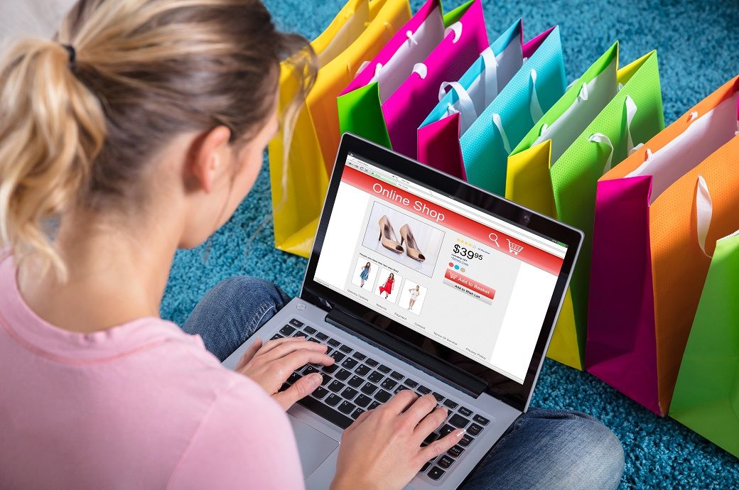 US consumers spend record $257.8 bn online during 2025 holiday season