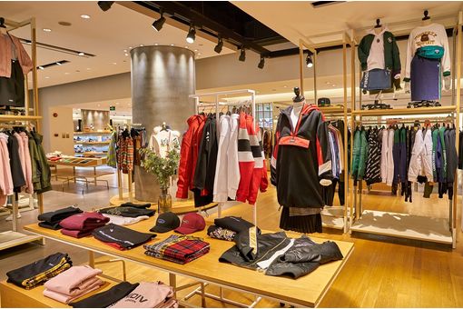 Chinese retailers face weak demand, price wars, omni-channel shift