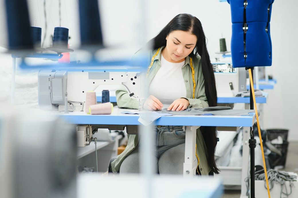 UK manufacturing output decline eases as demand remains weak: CBI