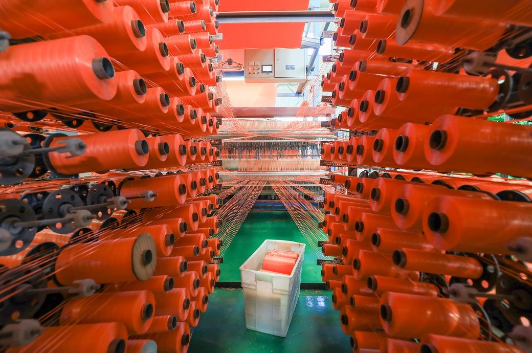 China industrial output grows 4.8% in Nov on manufacturing strength