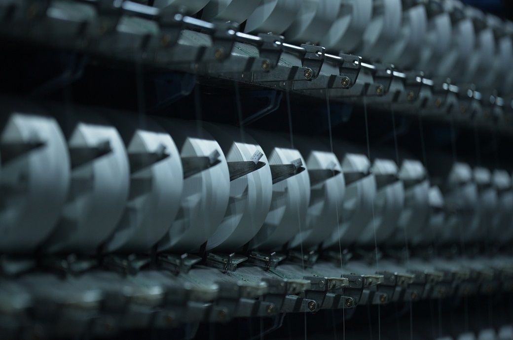 Egypt reviews status of project to develop spinning-weaving industry