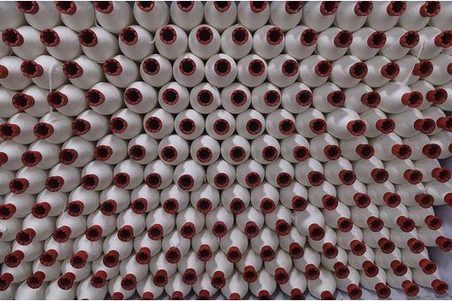 Weak rupee lifts south Indian cotton yarn exports, Mumbai prices firm