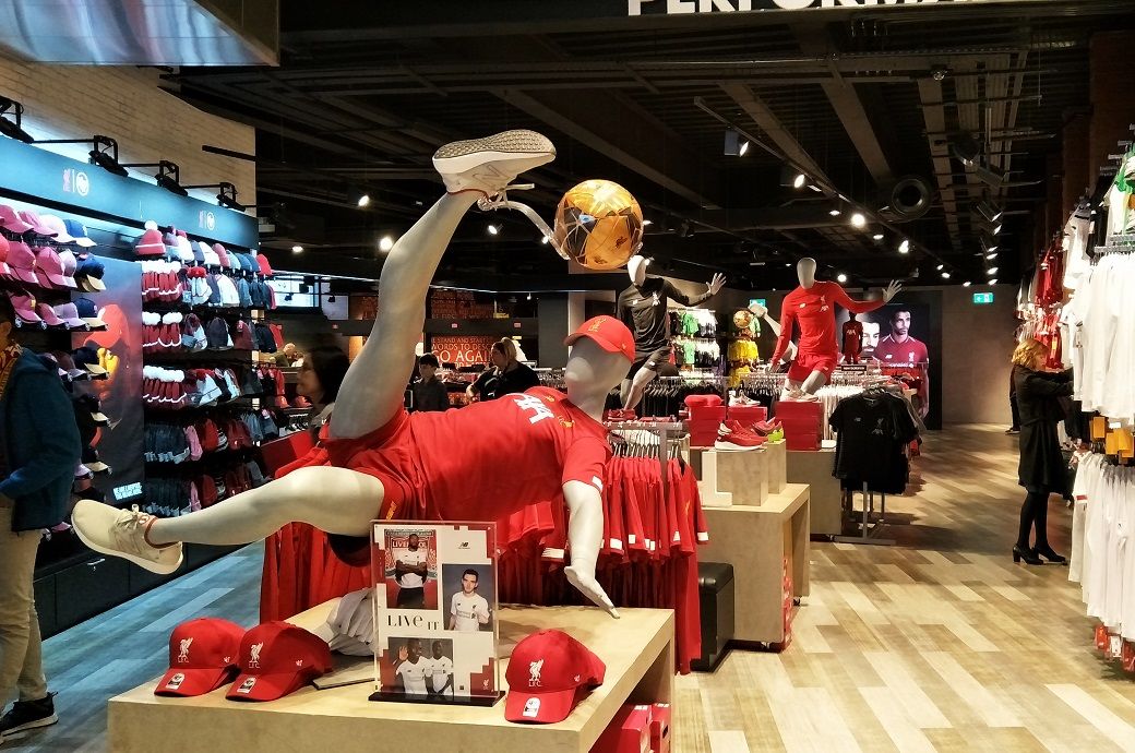 UK retail footfall drops 4.7 per cent in rain-hit February