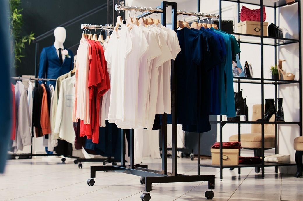 UK business confidence dips in January, hiring outlook improves