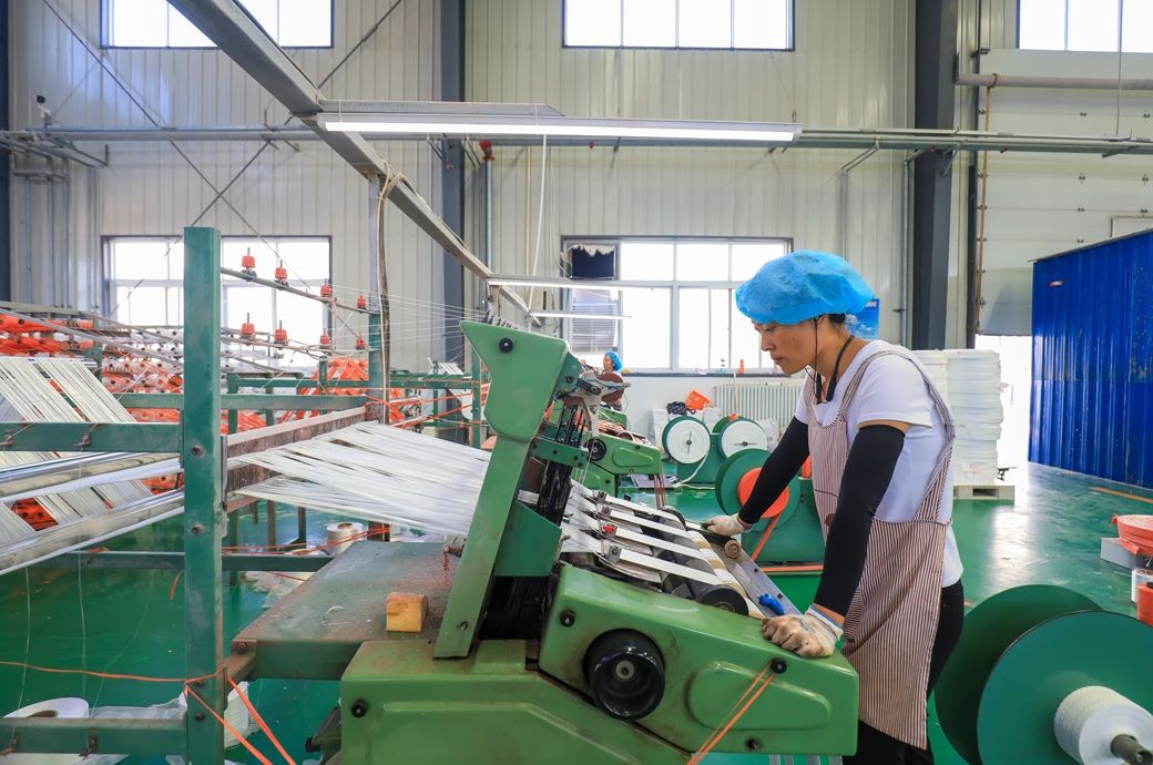 China’s industrial output grows 6.1% in Q1 2026