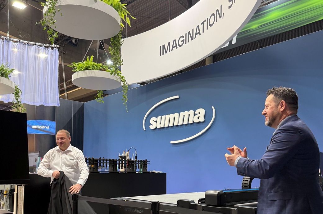 Belgium's Summa launches F Series Vantage flatbed cutters at FESPA