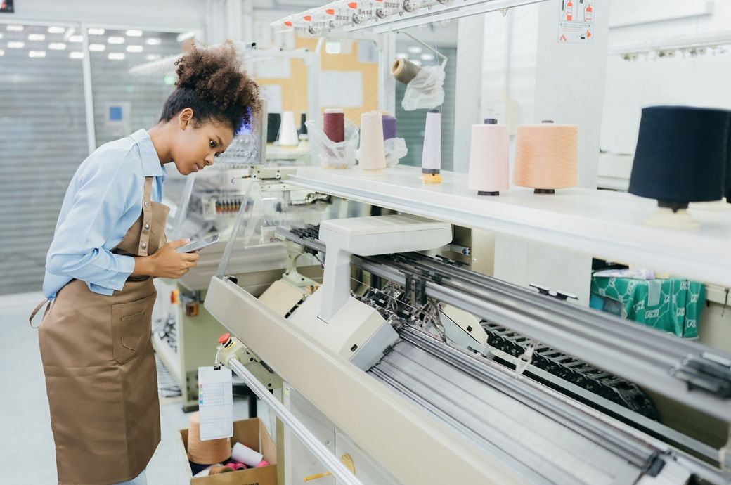 US manufacturing expands sharply in April as firms build inventories