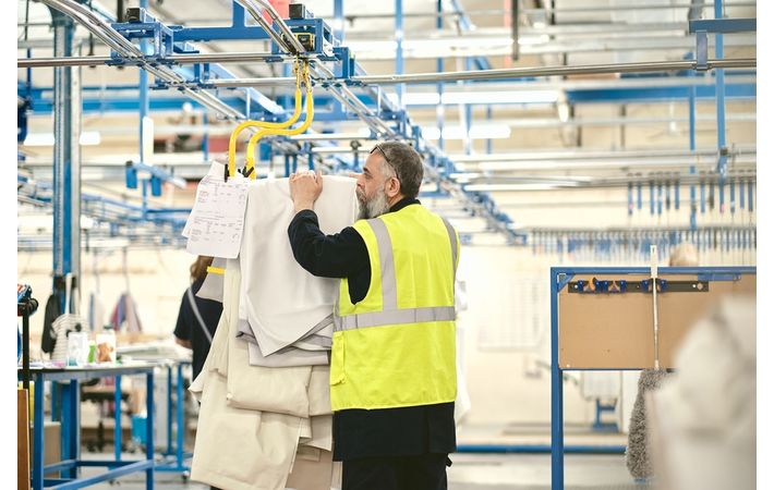 UK Factory Output Hits Two-Year High, PMI 51.9