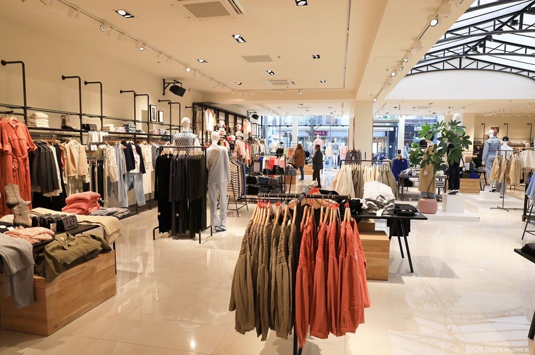 UK retailers seek cost cuts in Autumn Budget as inflation hits 3.5% UK retailers seek cost cuts in Autumn Budget as inflation hits 3.5%