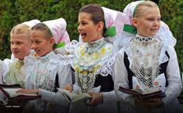 Belgian Lace Dress: A Complete Guide to Belgium’s Timeless Lace Tradition