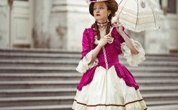 Demure to Deviant : Ladylike Fashion in the Twentieth Century