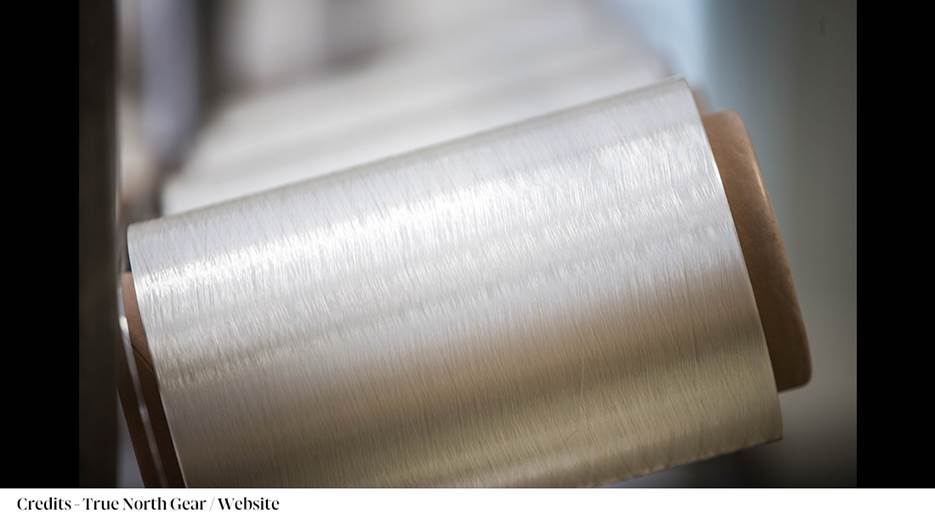 Close-up of a roll of plastic

AI-generated content may be incorrect.