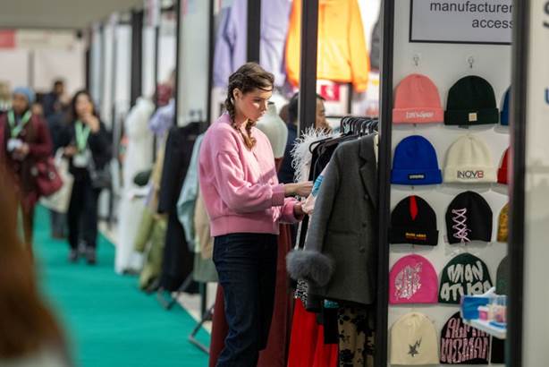 A person looking at a jacket

AI-generated content may be incorrect.
