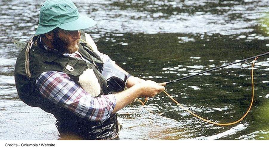 A person fishing in the water

AI-generated content may be incorrect.