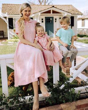 A group of children posing for a photo
Description automatically generated with low confidence