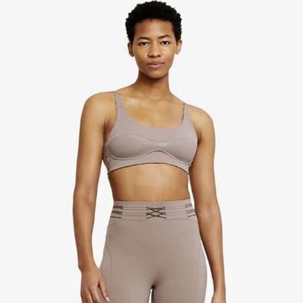 A person wearing a bikiniDescription automatically generated with low confidence