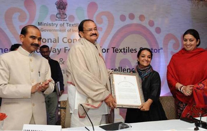 Vice President M Venkaiah Naidu presenting Textiles Awards in New Delhi