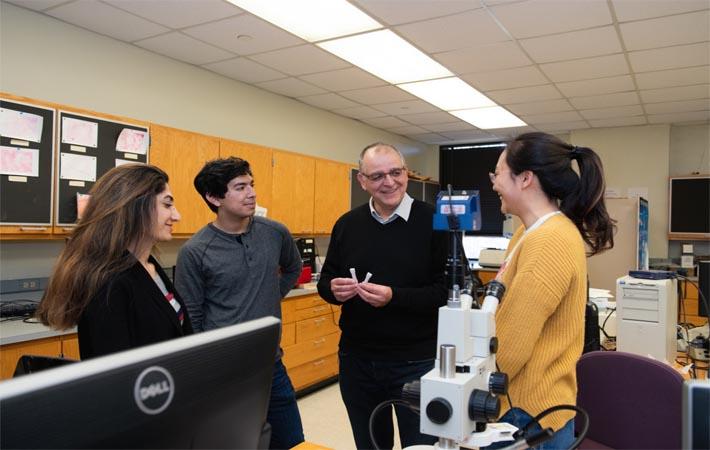 Igor Luzinov (2nd from right) with students in his lab at Clemson University. Pic: Clemson University