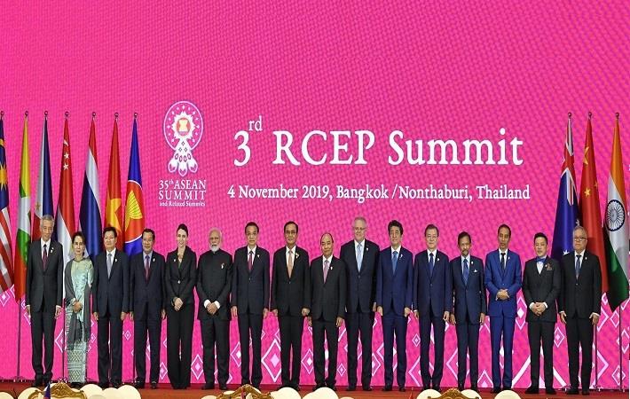 Prime Minister Narendra Modi with other leaders at the 3rd RCEP meet in Bangkok, Thailand. Pic: PIB