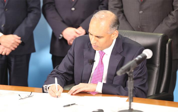 LyondellBasell CEO Bob Patel signs definitive agreements with the Liaoning Bora Enterprise Group (Bora)Pic: PR Newswire