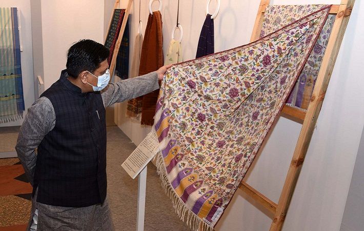 Union minister for textiles, Piyush Goyal visiting the My Handloom My Pride, at the 7th National Handloom Day, in New Delhi on August 07, 2021. Pic: PIB