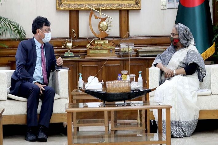 ADB VP Shixin Chen meet Bangladesh PM Sheikh Hasina. Pic. ADB