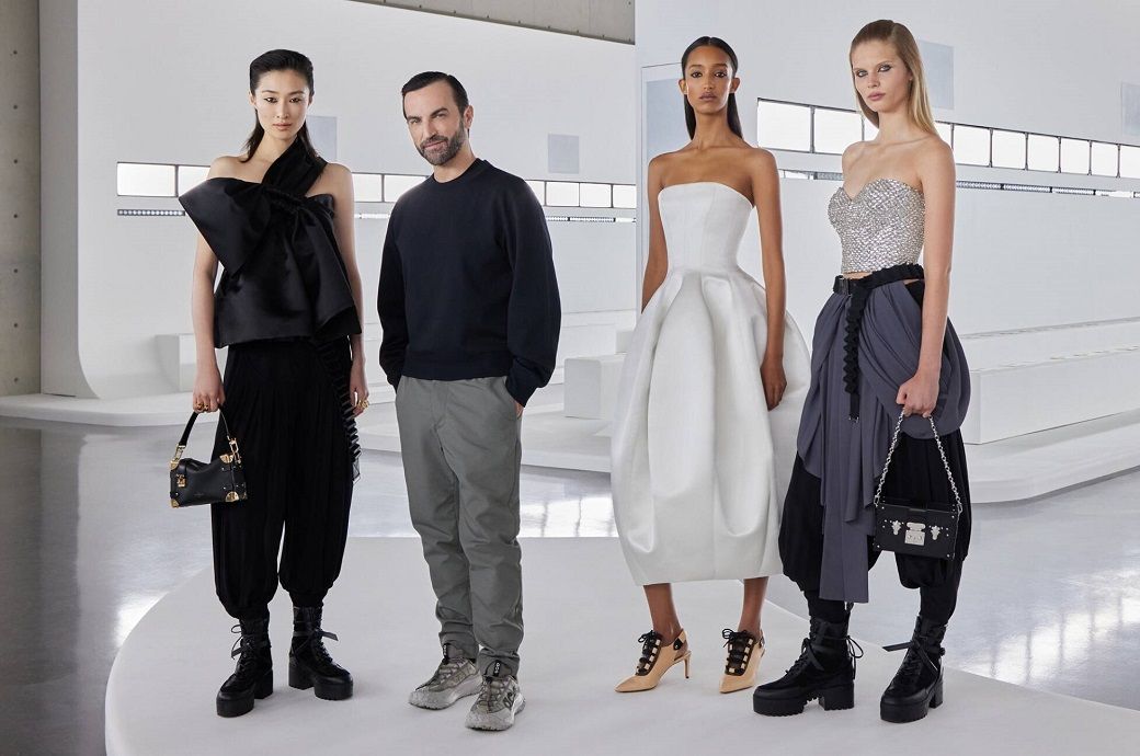  Louis Vuitton unveils women