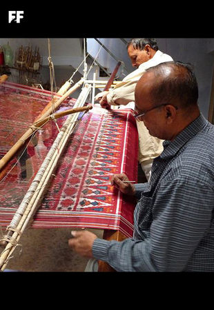 The Intricate Weaving Technique of Patan Patola Sarees